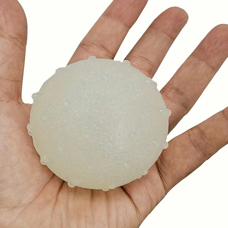 Gumový míček pro psy – svítící ve tmě, 6 cm