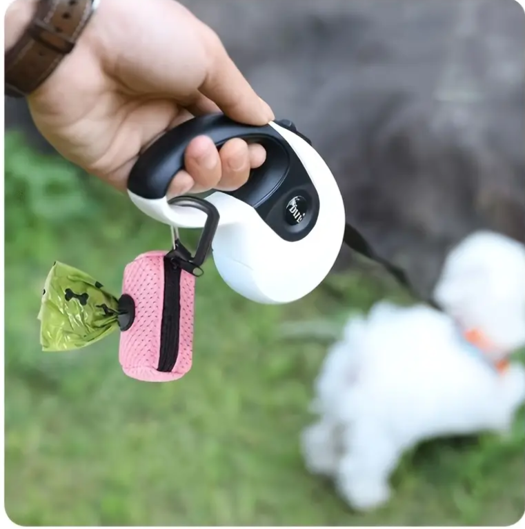 Zásobník na sáčky na psí exkrementy s karabinou