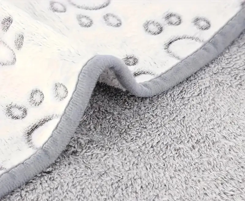 Měkká fleece deka pro psa – 120 × 100 cm Šedá