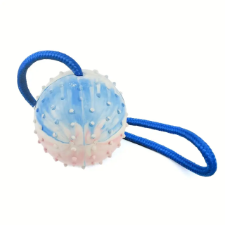 Gumový míček na šňůrce pro psy – 7 cm (duhový)
